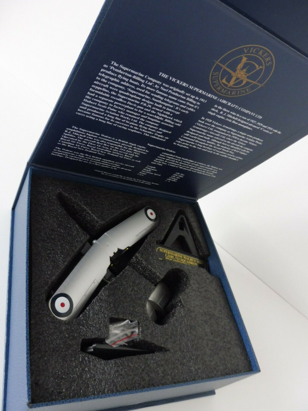 OXFORD DIECAST SUPERMARINE WALRUS L2185 HMS SHEFFIELD
