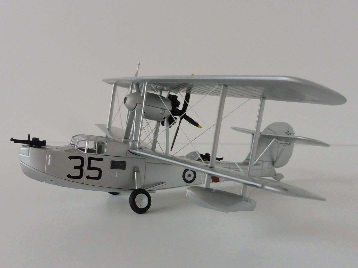 OXFORD DIECAST SUPERMARINE WALRUS L2185 HMS SHEFFIELD