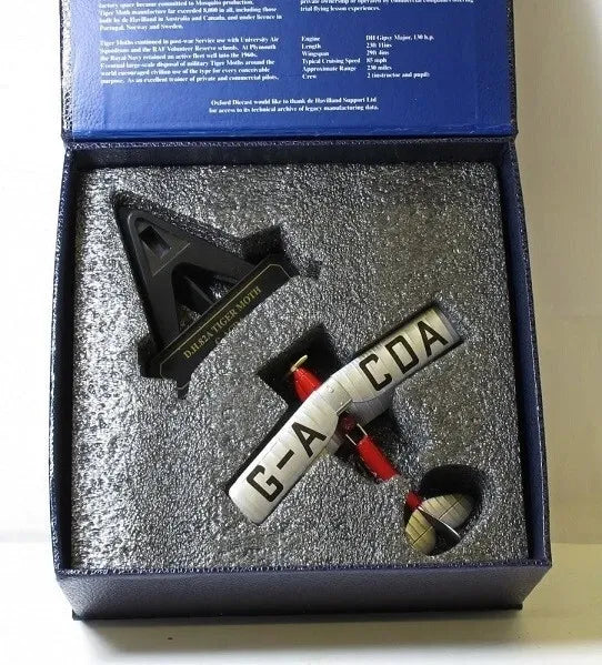 OXFORD DIECAST DH TIGER MOTH DE HAVILLAND FLYING CLUB