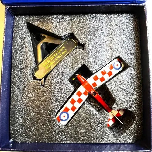 OXFORD DIECAST DH82A TIGER MOTH RAF 32 SQUADRON REG: K2585