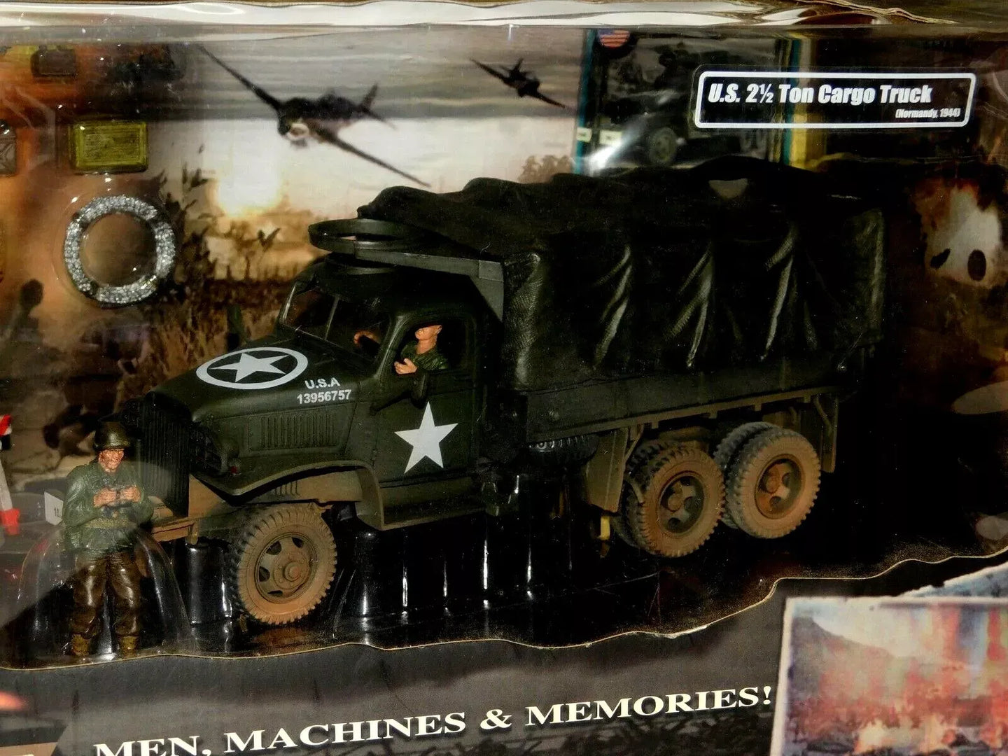 FORCES OF VALOR M35 TRUCK US ARMY D-DAY 1944 + 2 FIGURES