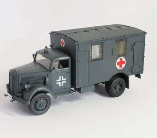 FORCES OF VALOR OPEL BLITZ 4X4 AMBULANCE