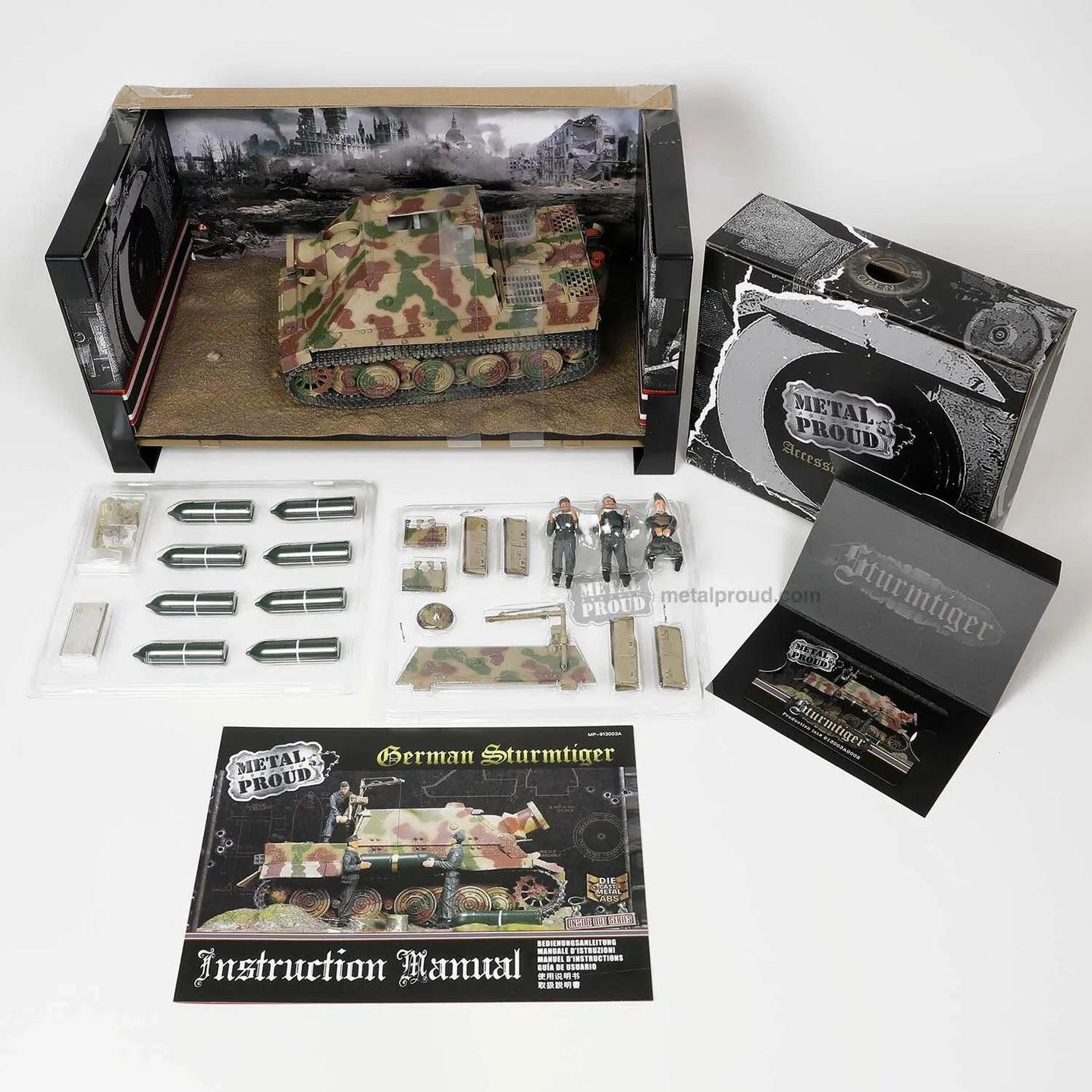 FORCES OF VALOR STURM-MORSER-KP1002 BERLIN 1945 WITH 3 FIGURES