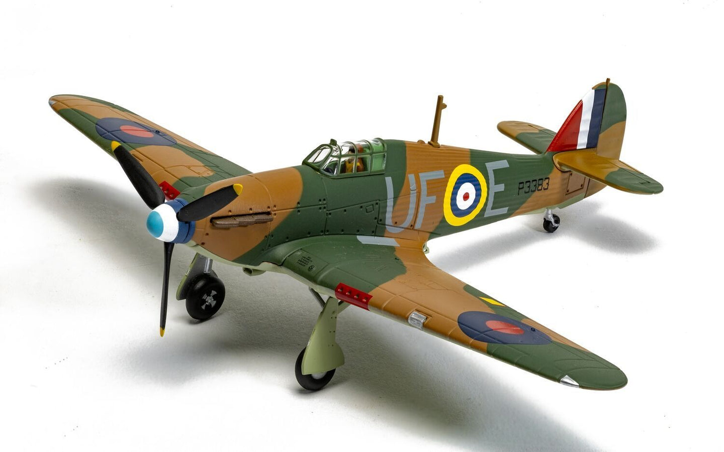 CORGI HURRICANE MK.I RAF NO.601 P/O "BILLY" FISKE (BATTLE OF BRITAIN 85)