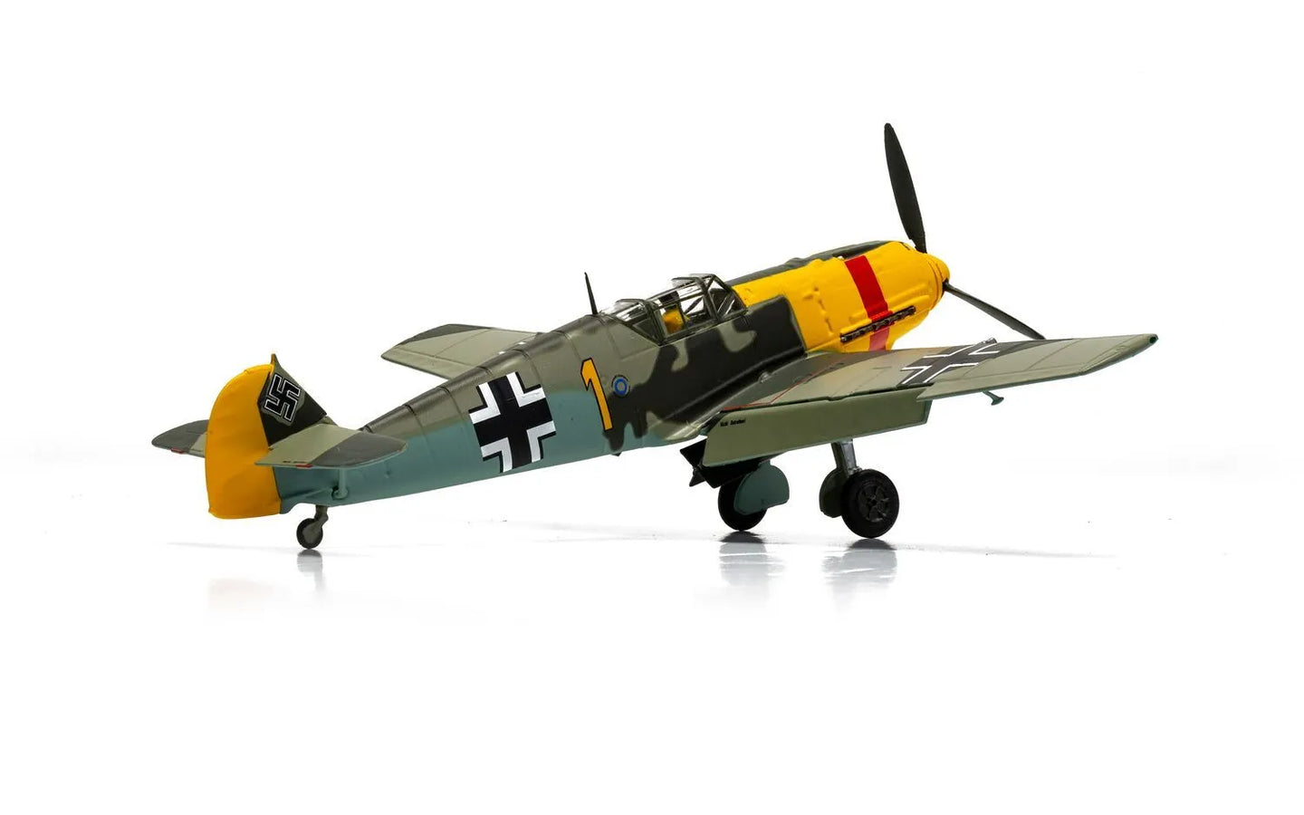 CORGI BF109E-4/B "YELLOW 1" OBERLEUTNANT "WALTER RUPP" (BATTLE OF BRITAIN 85)