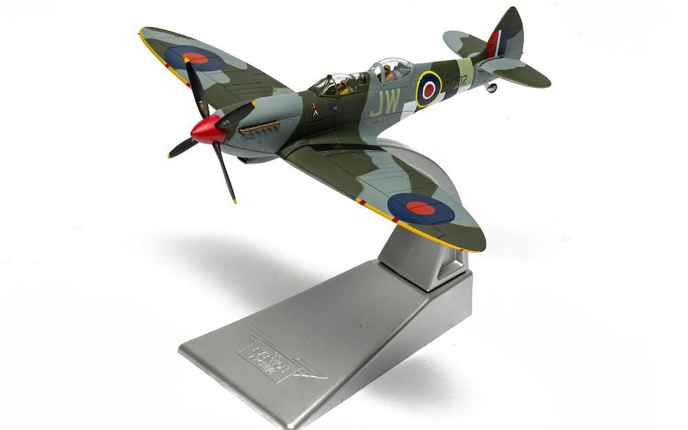 CORGI SPITFIRE T.9 PV202 AERIAL COLLECTIVE DUXFORD AIRFIELD