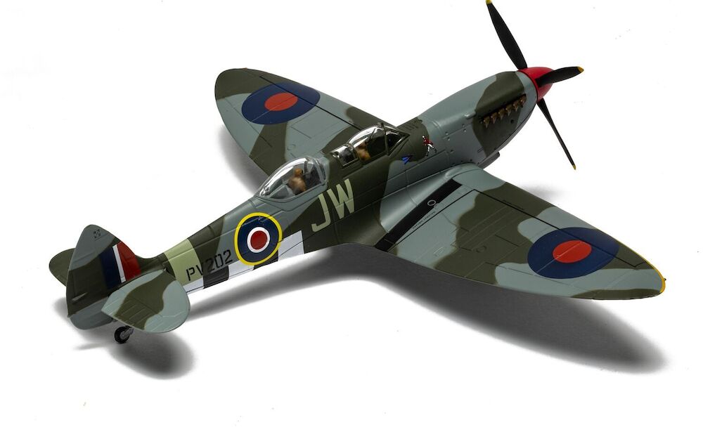 CORGI SPITFIRE T.9 PV202 AERIAL COLLECTIVE DUXFORD AIRFIELD