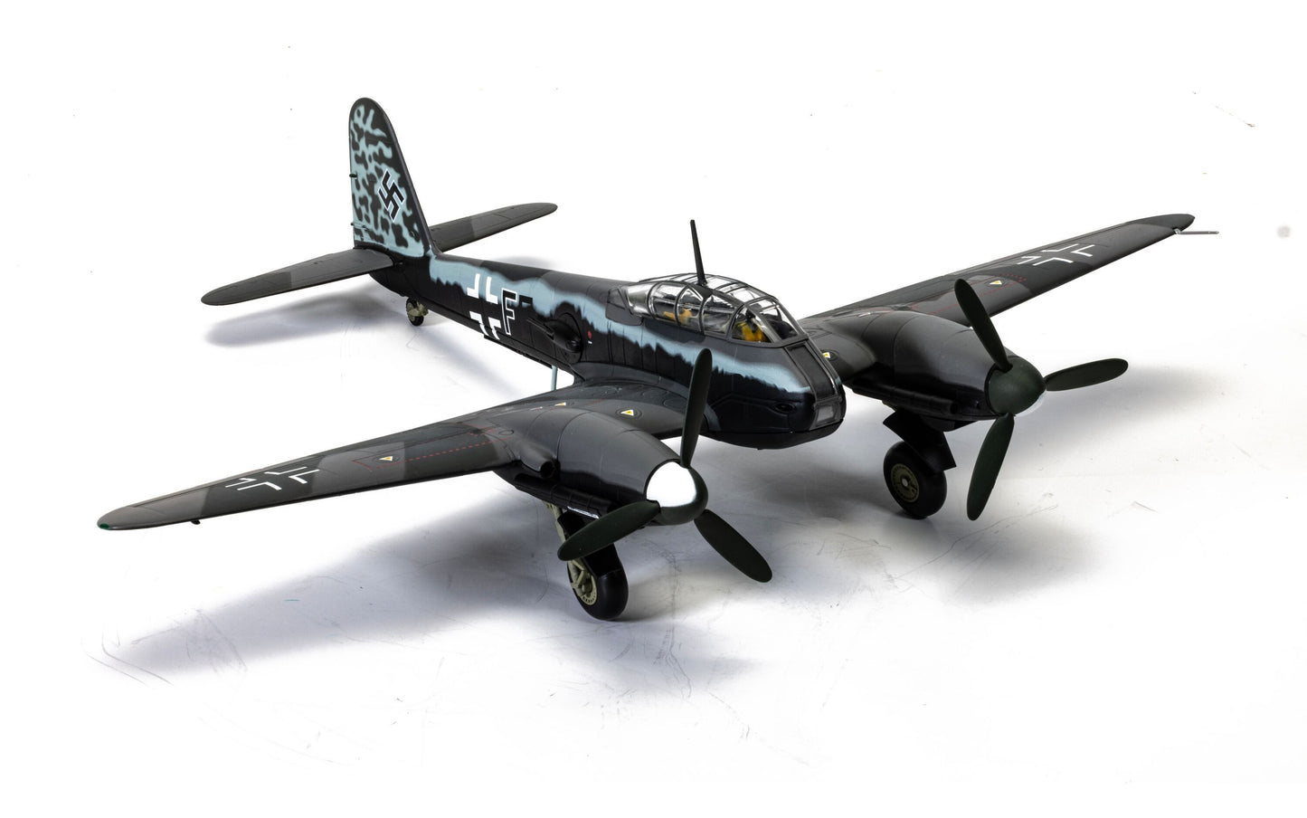 CORGI ME 410A-1 LUFTWAFFE BLACK F "RUDOLF ABRAHAMCZIK" 14./KG2 FRANCE 1943