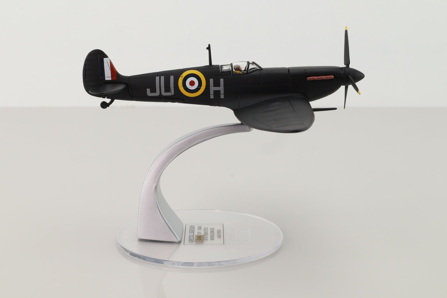 CORGI SPITFIRE MKV RAF No.111 SQN RAF DEBDEN