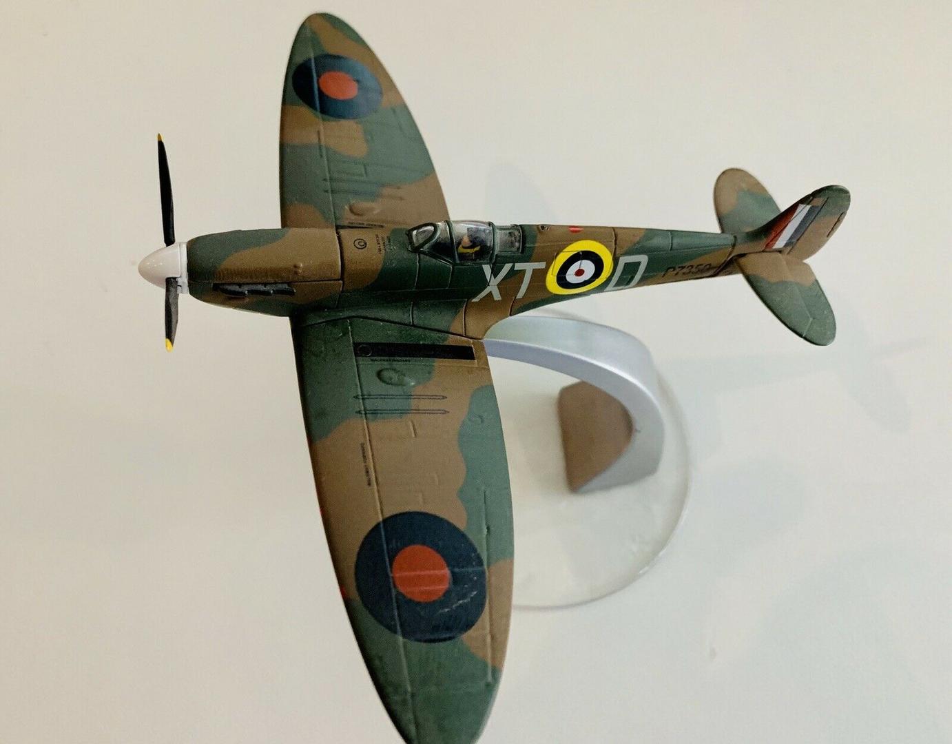 CORGI SPITFIRE MK II BBMF "BATTLE OF BRITAIN MEMORIAL FLIGHT" P7350 (LIMITED 2001 PIECES)