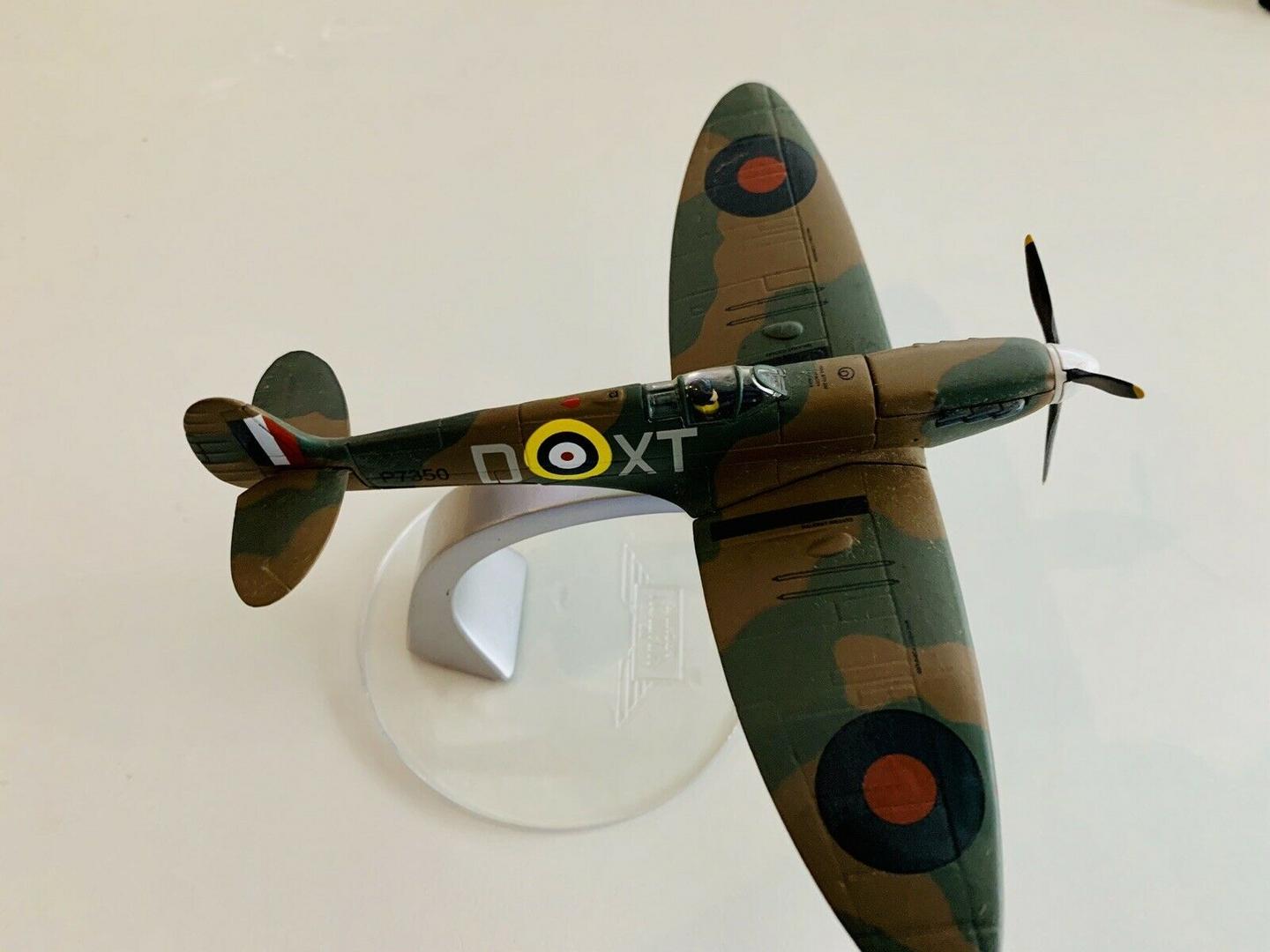 CORGI SPITFIRE MK II BBMF "BATTLE OF BRITAIN MEMORIAL FLIGHT" P7350 (LIMITED 2001 PIECES)
