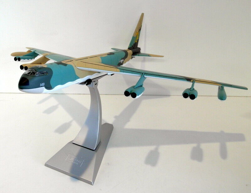 CORGI AA33505 B-52F STRATOFORTRESS USAF SAC 93RD BW 328TH BS CASTLE AIR FORCE BASE CA 1974