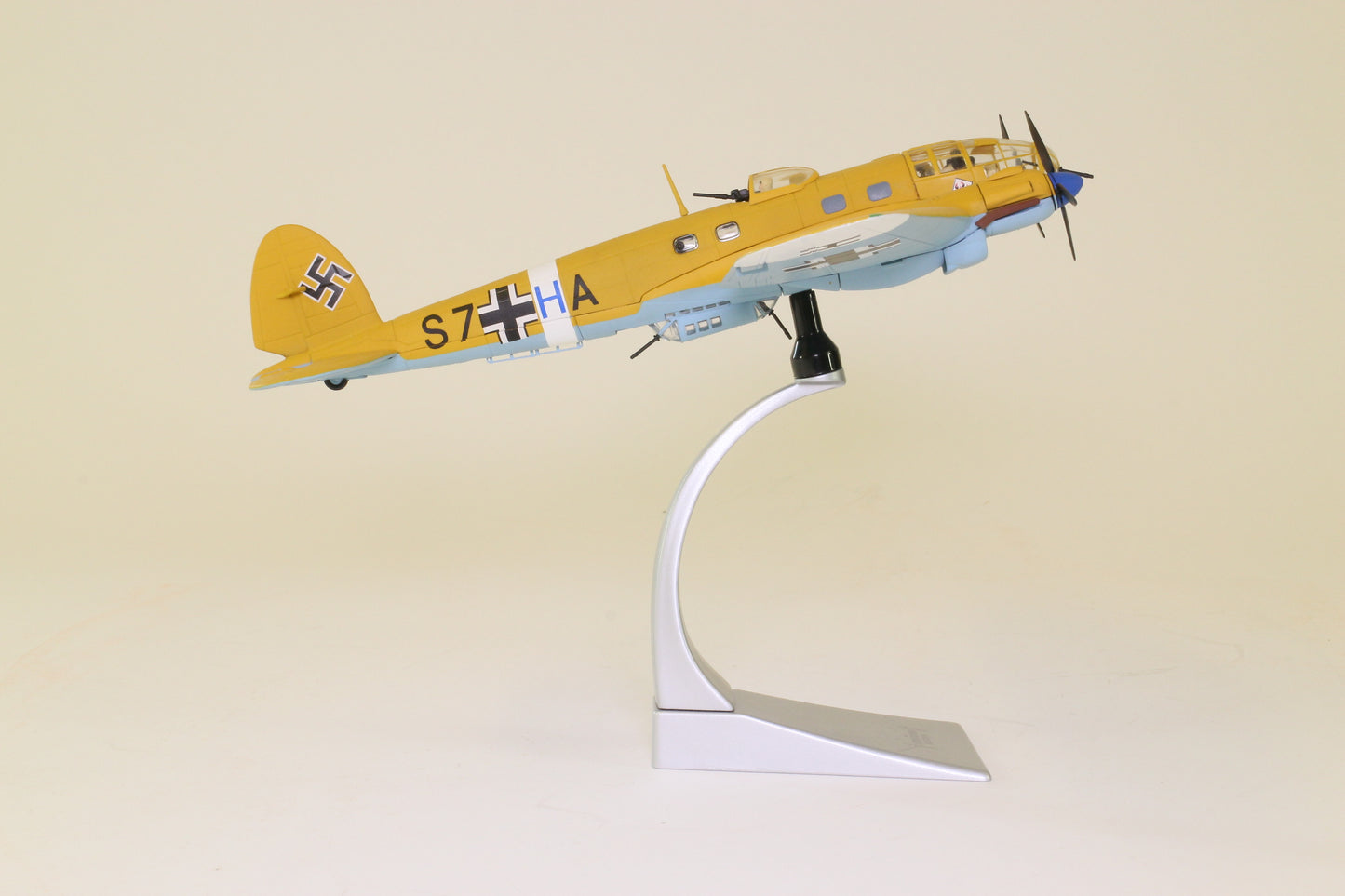 CORGI HE 111H-6 LIBYA 1941