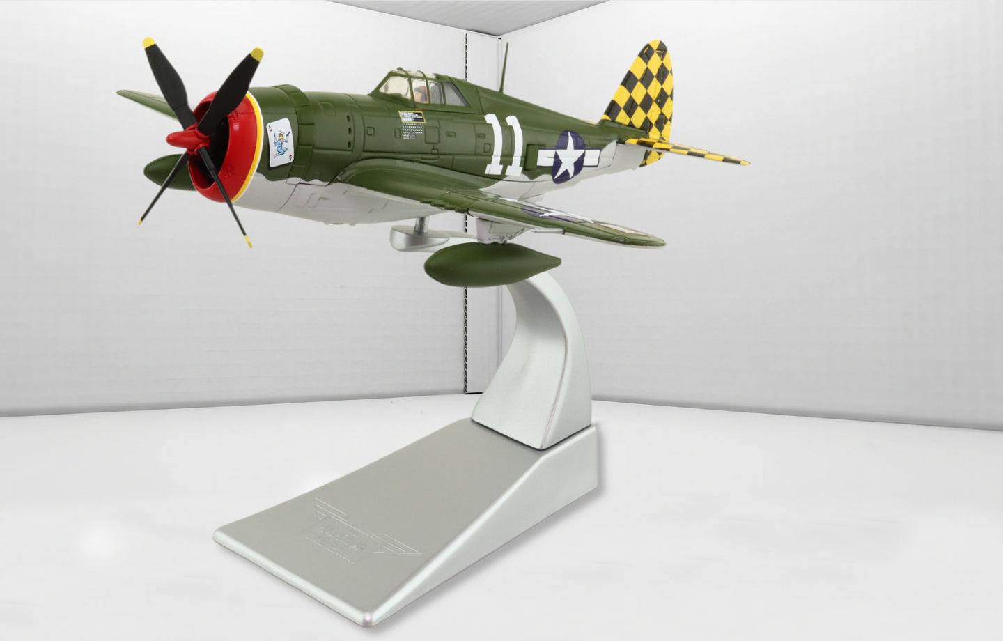 CORGI P-47D THUNDERBOLT 317TH FS CHECKERTAILS