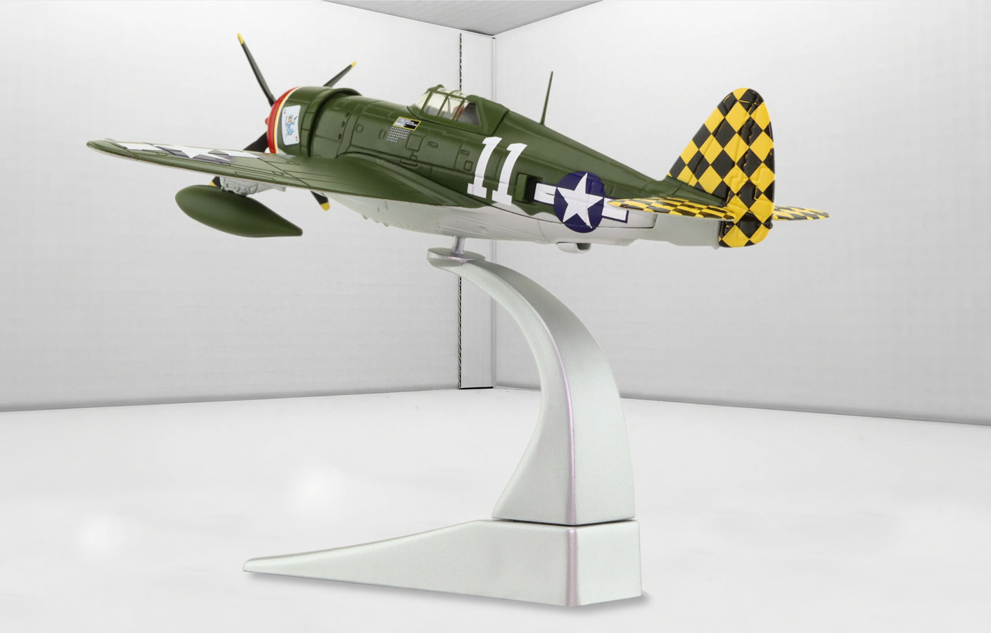 CORGI P-47D THUNDERBOLT 317TH FS CHECKERTAILS