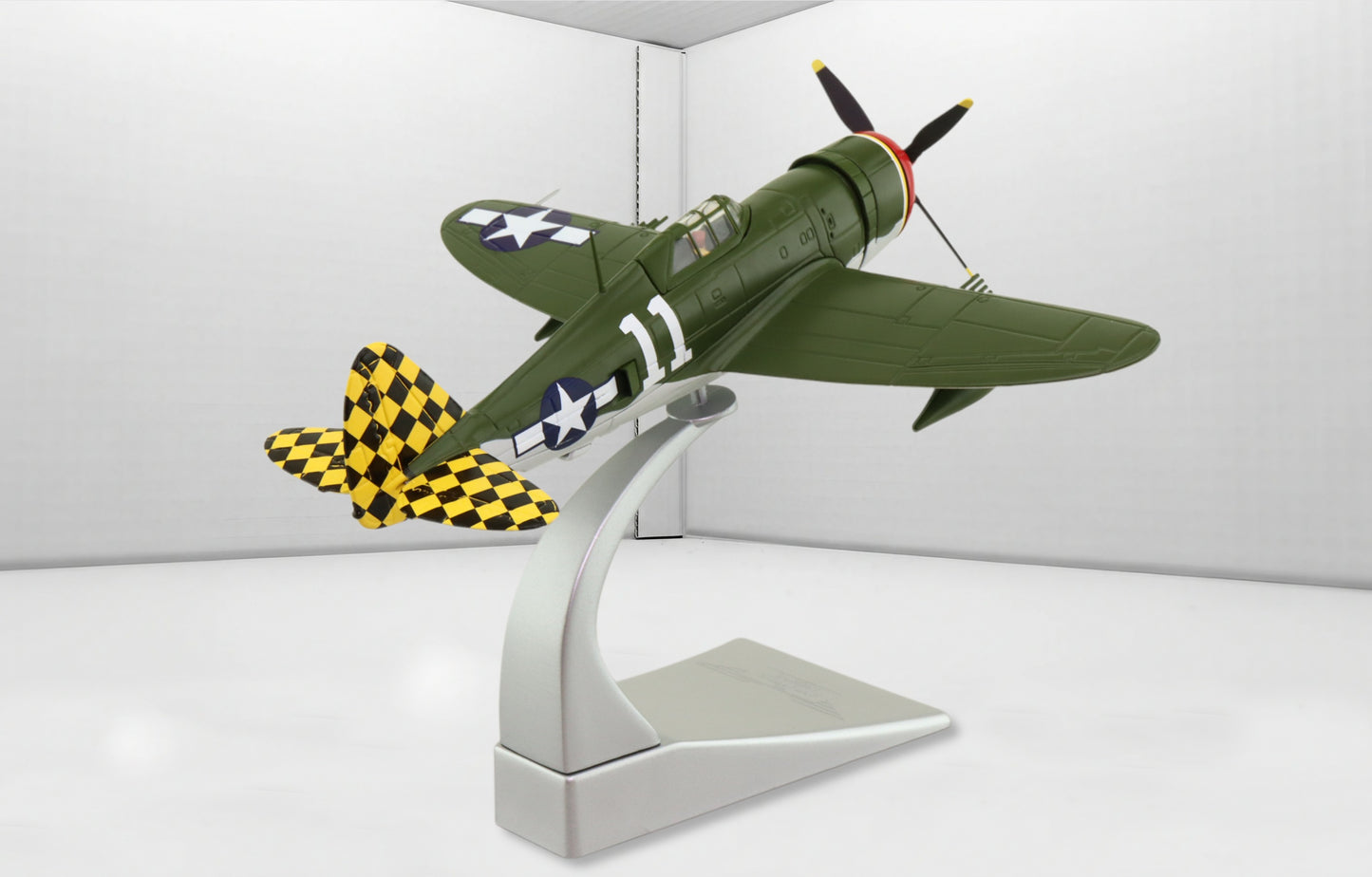 CORGI P-47D THUNDERBOLT 317TH FS CHECKERTAILS