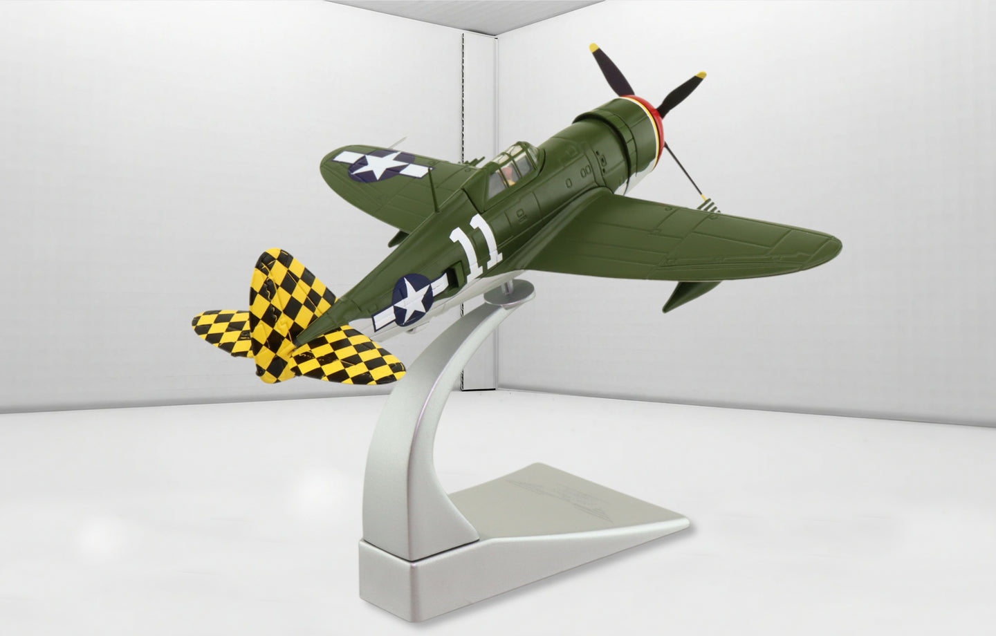 CORGI P-47D THUNDERBOLT 317TH FS CHECKERTAILS