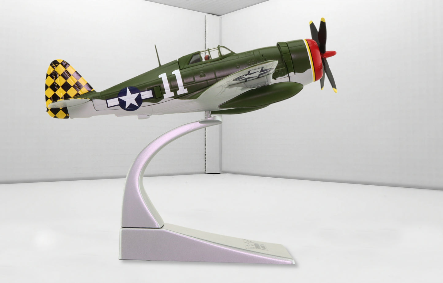 CORGI P-47D THUNDERBOLT 317TH FS CHECKERTAILS