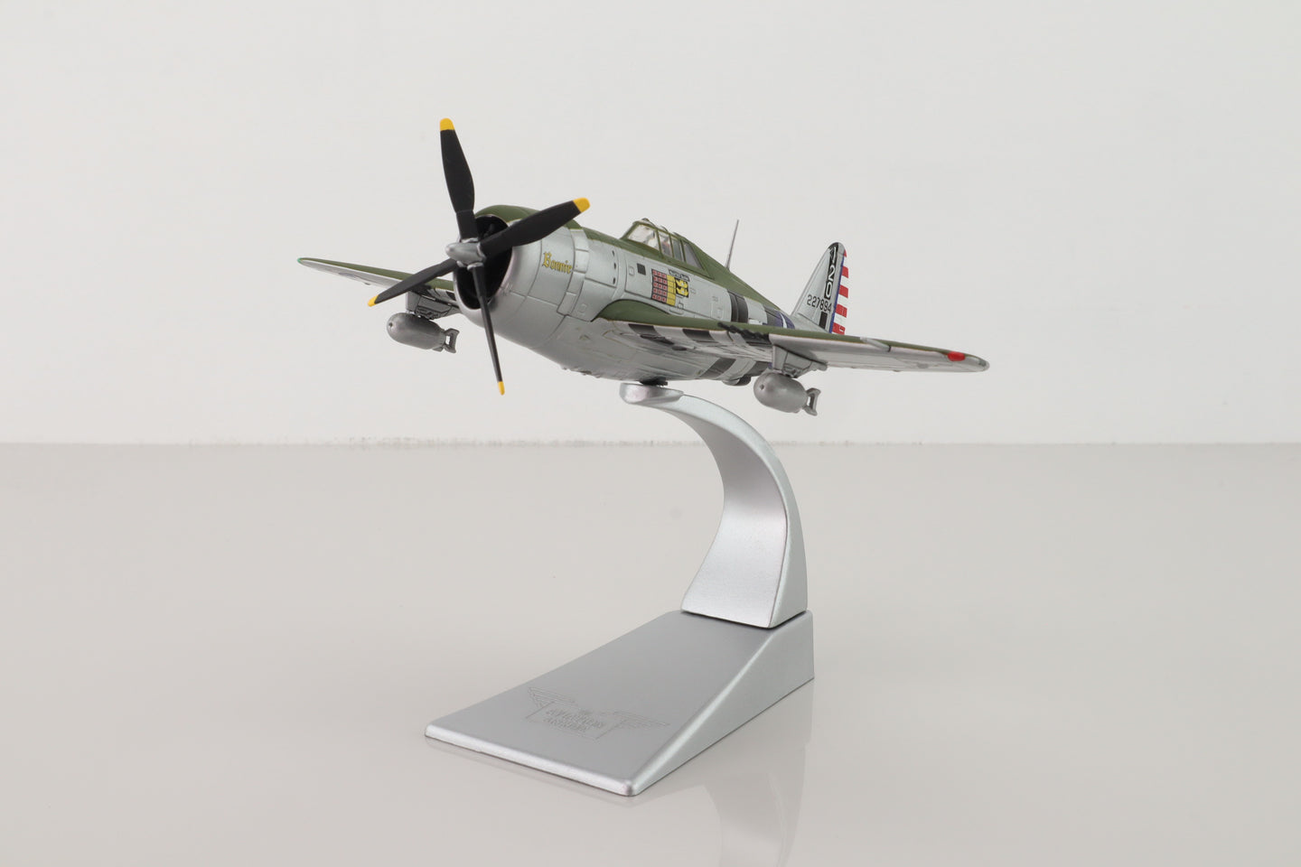 CORGI P-47D THUNDERBOLT USAAF "BONNIE" DECEMBER 1944