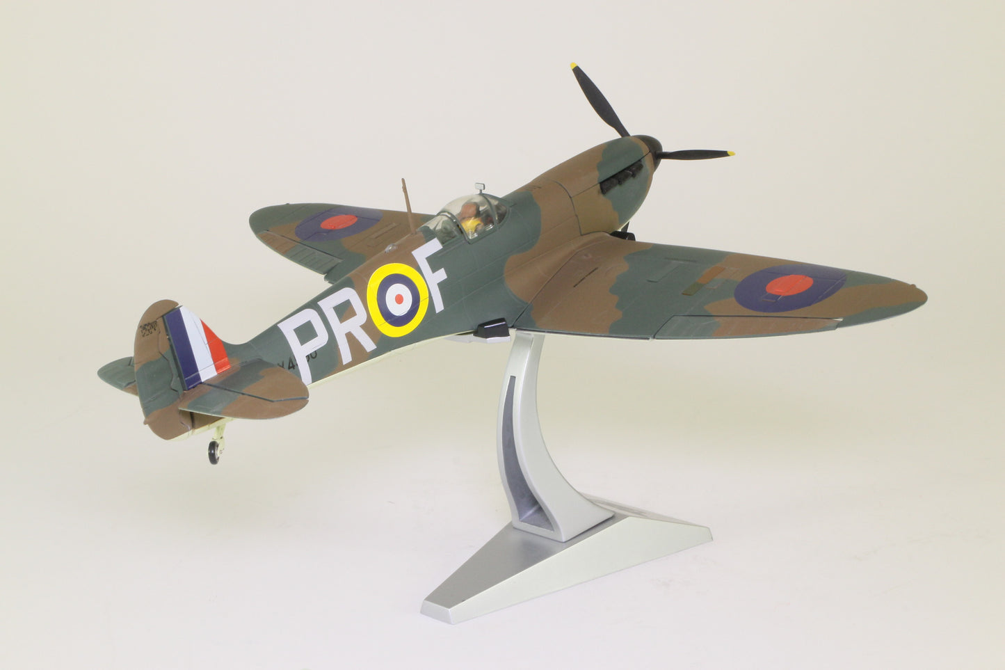 CORGI SPITFIRE MK.I RAF X4590/PR-F No.609 SQUADRON