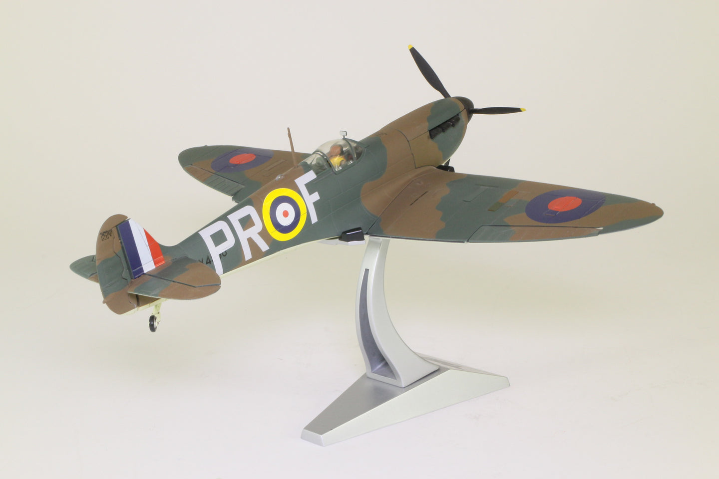 CORGI SPITFIRE MK.I RAF X4590/PR-F No.609 SQUADRON