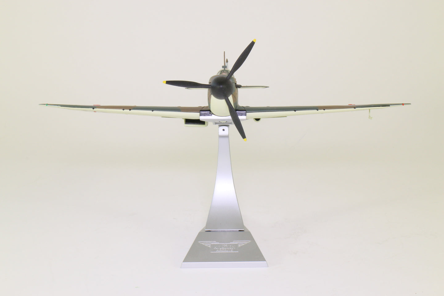 CORGI SPITFIRE MK.I RAF X4590/PR-F No.609 SQUADRON