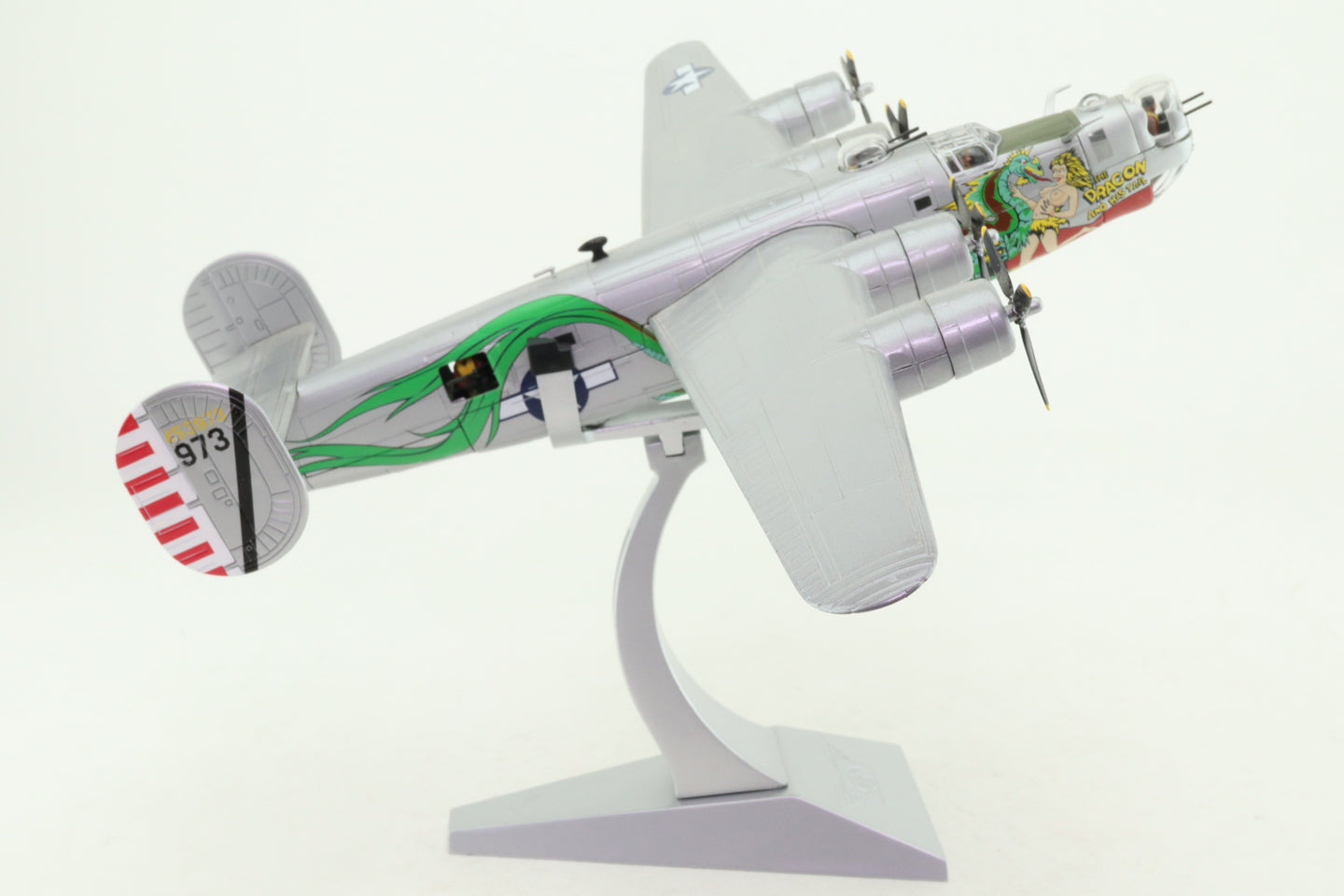 CORGI B-24J LIBERATOR USAAF "THE DRAGON AND HIS TAIL" 43RD BG 64TH BS 44-40973 1945
