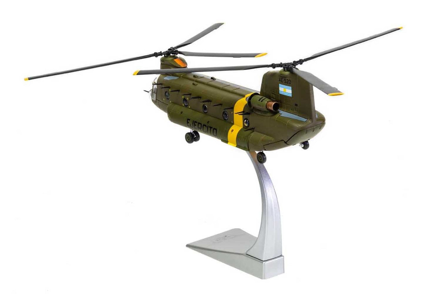 CORGI CHINOOK AE-520 ARGENTINE ARMY CAPTURED 1982