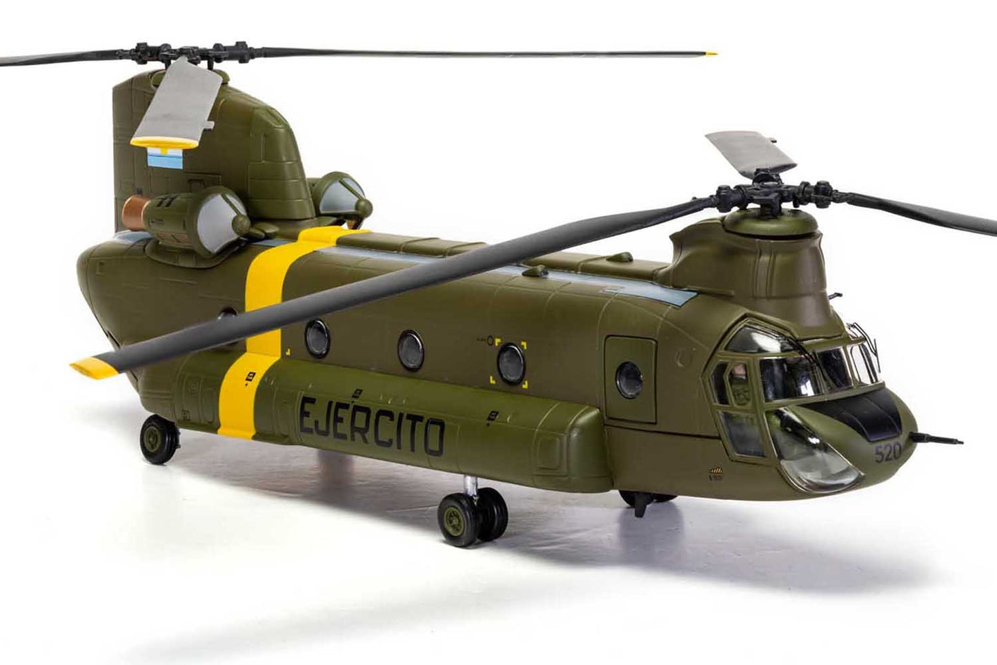 CORGI CHINOOK AE-520 ARGENTINE ARMY CAPTURED 1982