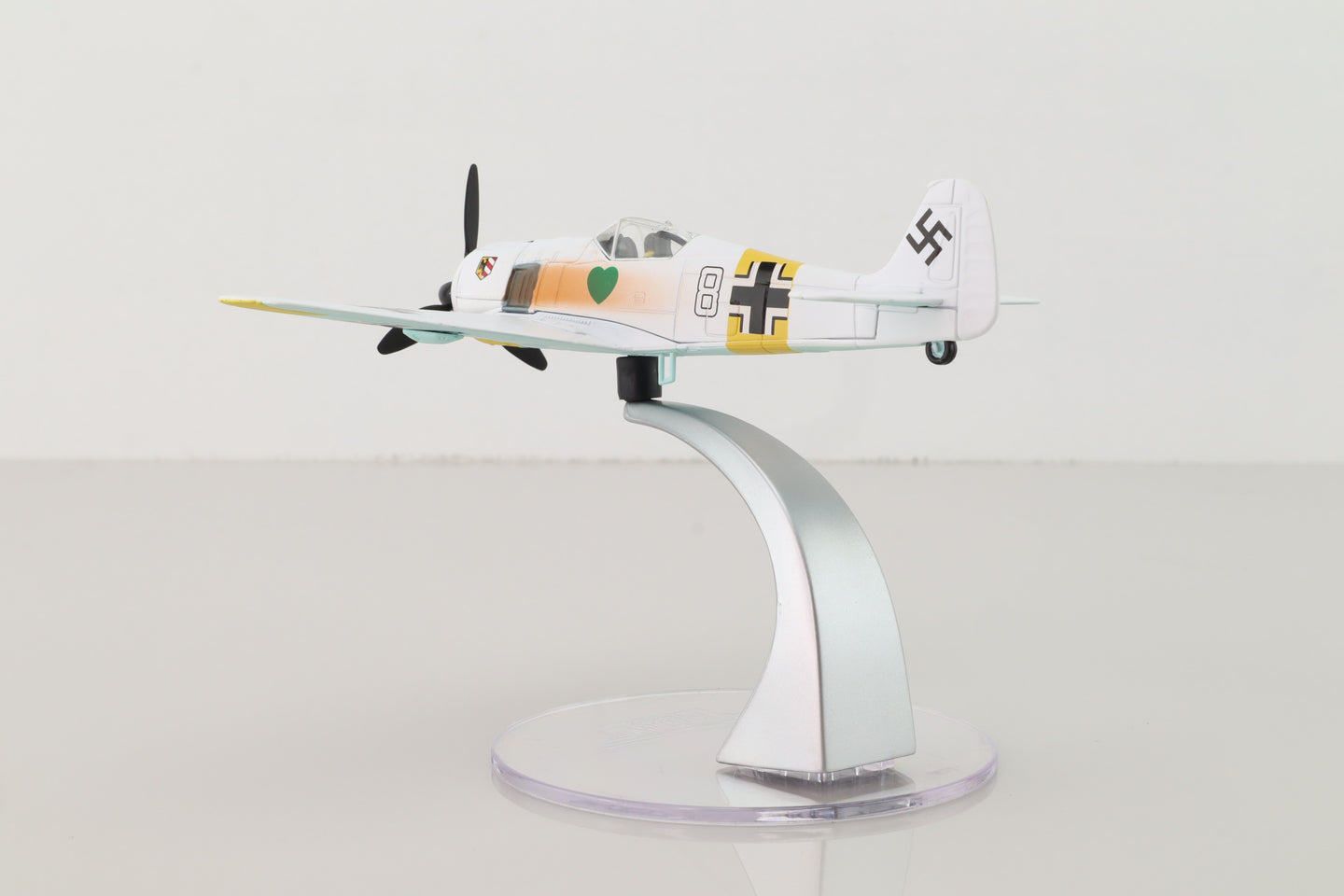 CORGI FW190A "WHITE 8" 1./JG 54 WALTER NOWOTNY