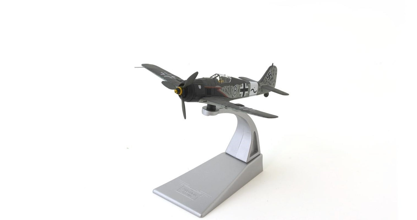 CORGI FW190A-8/R2 'BLACK 8' IV/JG.3 DREUX AIRFIELD, 1944