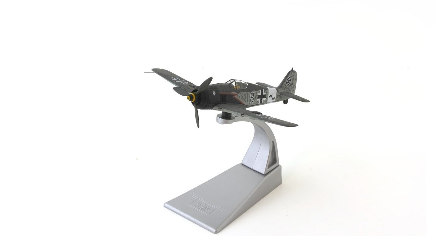CORGI FW190A-8/R2 'BLACK 8' IV/JG.3 DREUX AIRFIELD, 1944