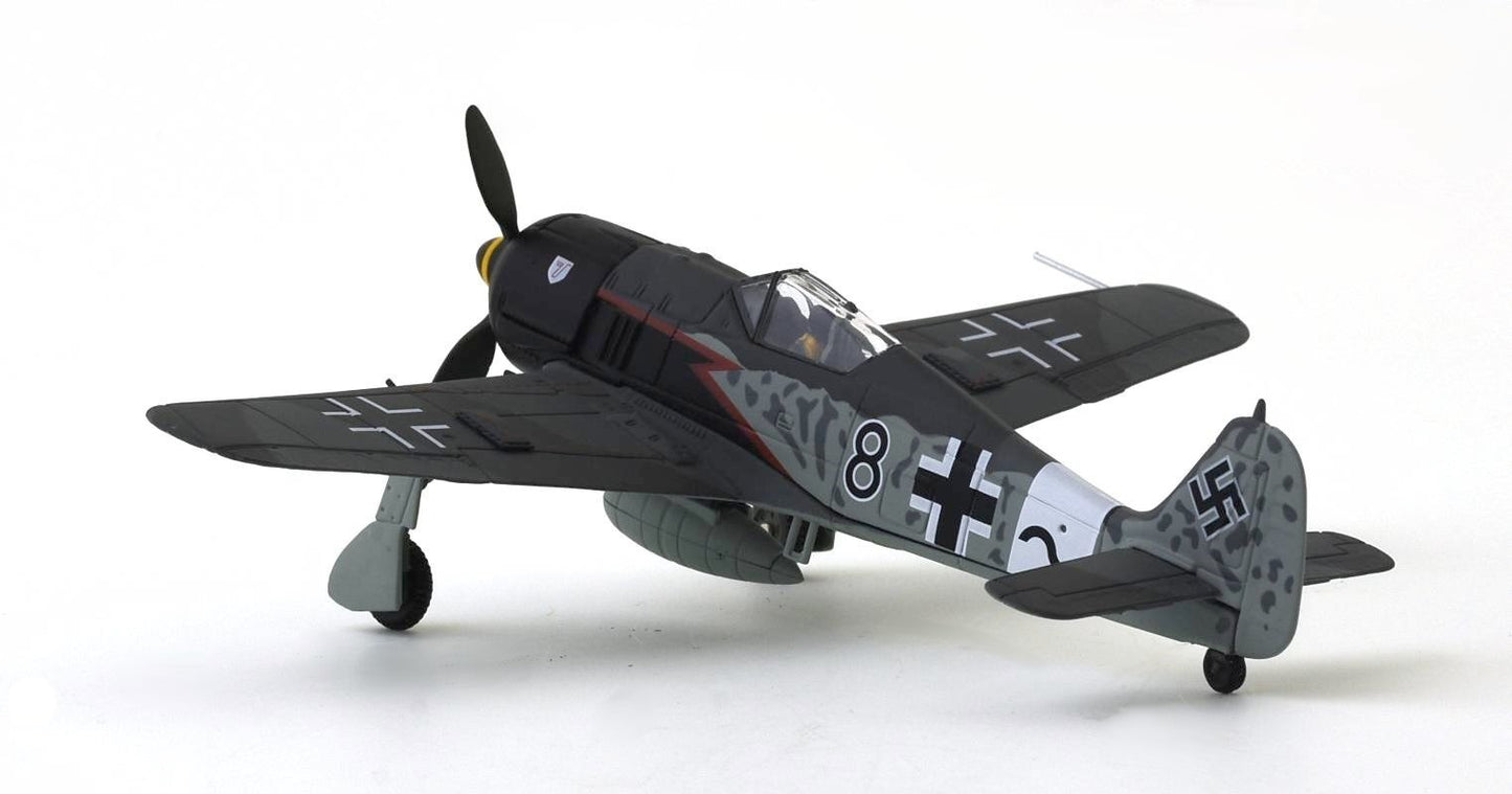 CORGI FW190A-8/R2 'BLACK 8' IV/JG.3 DREUX AIRFIELD, 1944