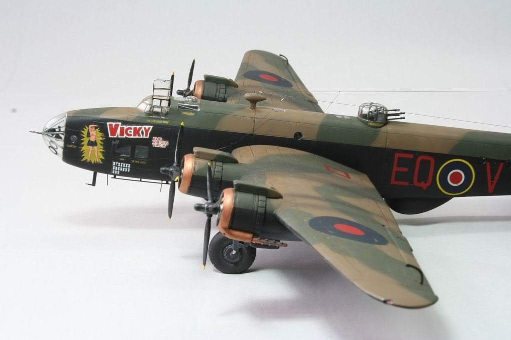 CORGI HANDLEY PAGE HALIFAX B.VII "VICKY THE VICIOUS VIRGIN"