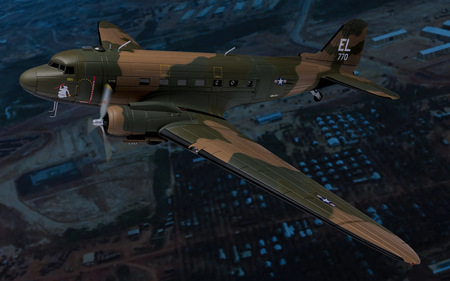 CORGI AC-47 GUNSHIP USAAF "SPOOKY 71 (JOHN LEVITOW)" 43-49770 VIETNAM BIEN HOA AIR BASE FEBRUARY 24TH 1969