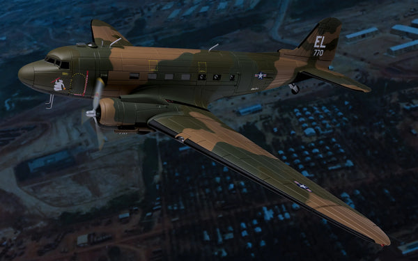 CORGI AC-47 GUNSHIP USAAF "SPOOKY 71 (JOHN LEVITOW)" 43-49770 VIETNAM BIEN HOA AIR BASE FEBRUARY 24TH 1969