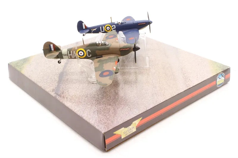 CORGI SPITFIRE MK.V & HURRICANE 2 PIECE SET