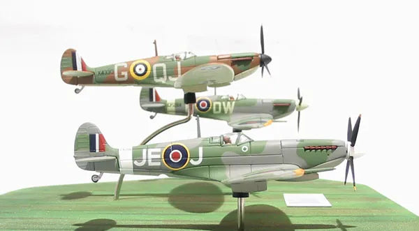 CORGI SPITFIRE RAF JOHNNIE JOHNSON 3 PIECE SET