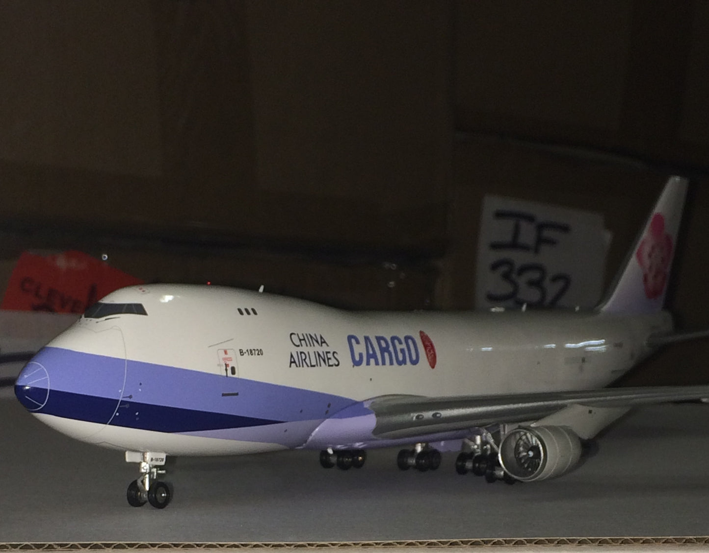ALBATROS B747-400F CHINA AIRLINES REG: B-18720
