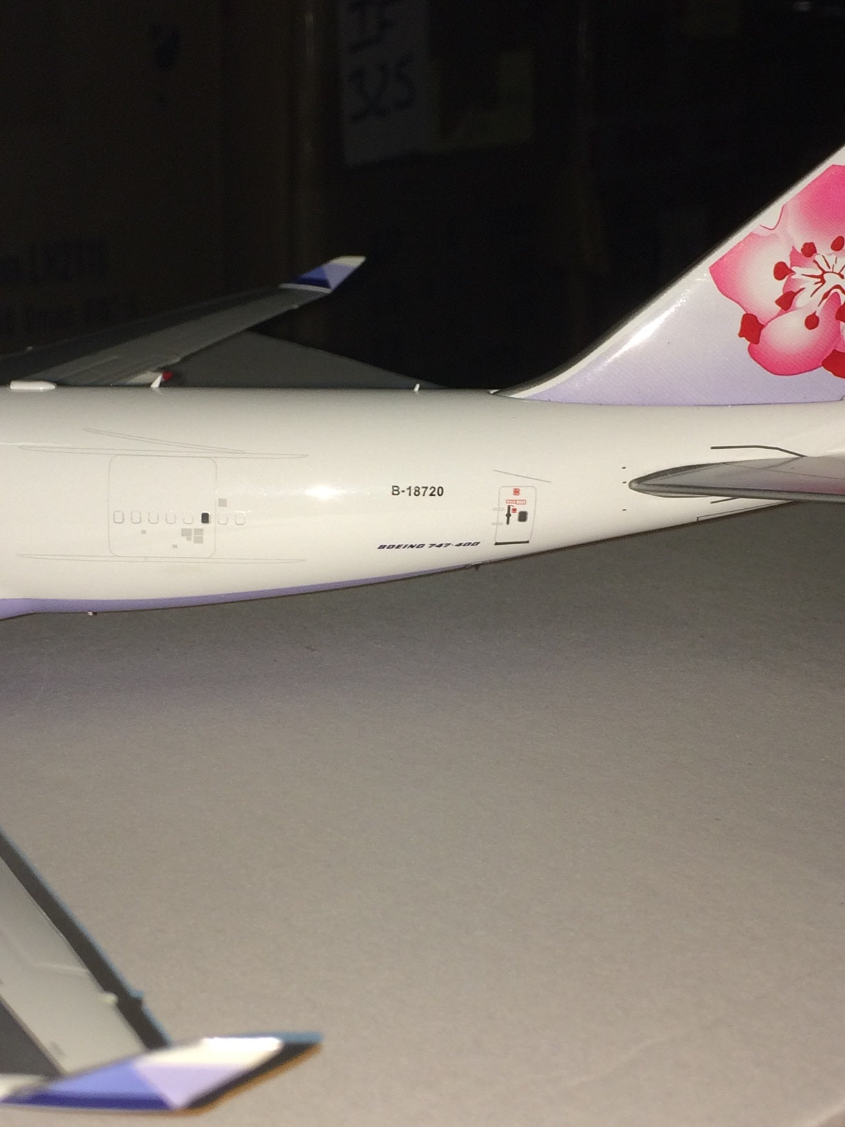 ALBATROS B747-400F CHINA AIRLINES REG: B-18720