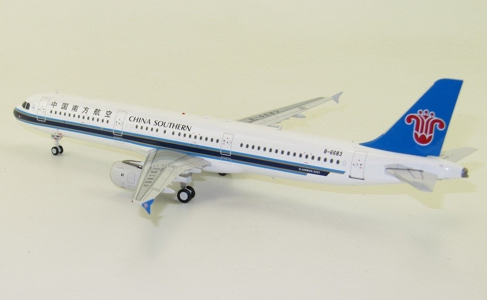AVIATION 200 A321 CHINA SOUTHERN AIRLINES REG: B-6683