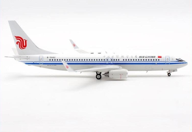 AVIATION 200 B737-800 AIR CHINA REG: B-5682