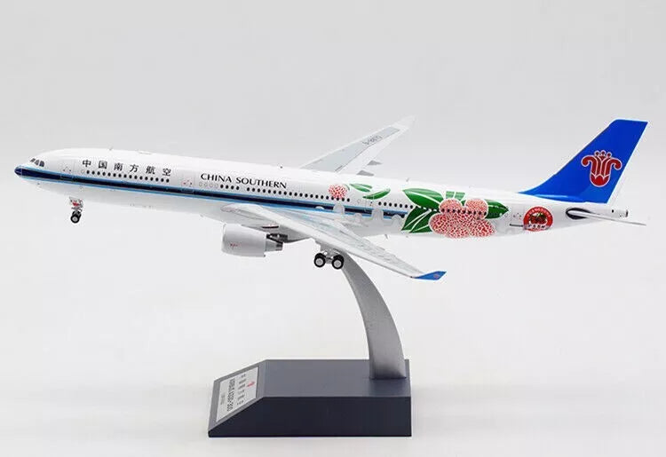 AVIATION 200 A330-300 CHINA SOUTHERN AIRLINES "GUANGDONG LYCHEE" REG: B-8870