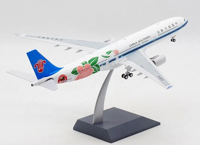 AVIATION 200 A330-300 CHINA SOUTHERN AIRLINES "GUANGDONG LYCHEE" REG: B-8870