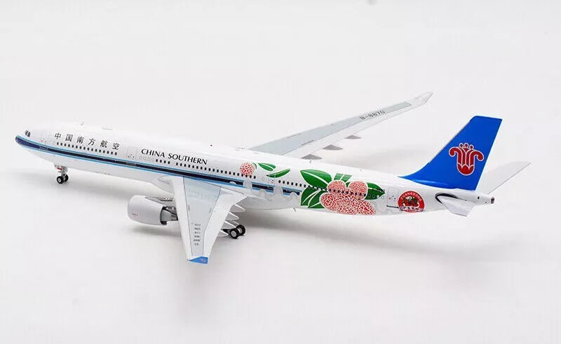 AVIATION 200 A330-300 CHINA SOUTHERN AIRLINES "GUANGDONG LYCHEE" REG: B-8870