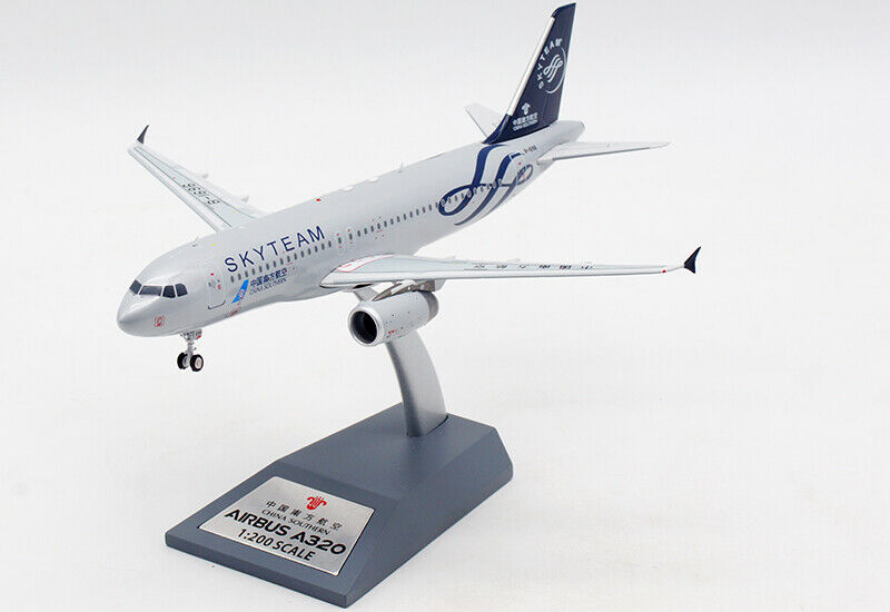 AVIATION 200 A320-200 CHINA SOUTHERN "SKYTEAM" REG: B-1696