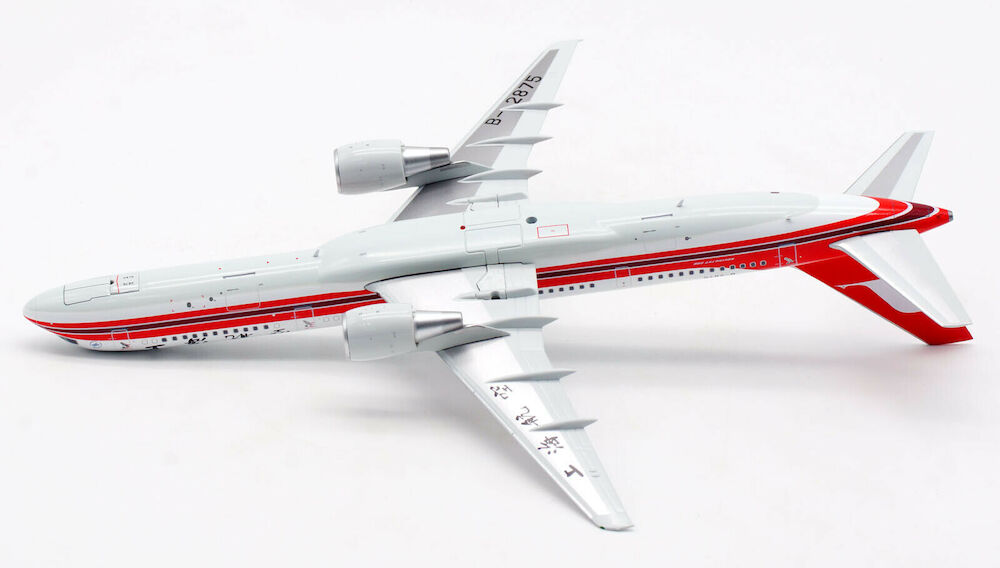 AVIATION 200 B757 SHANGHAI AIRLINES REG: B-2875
