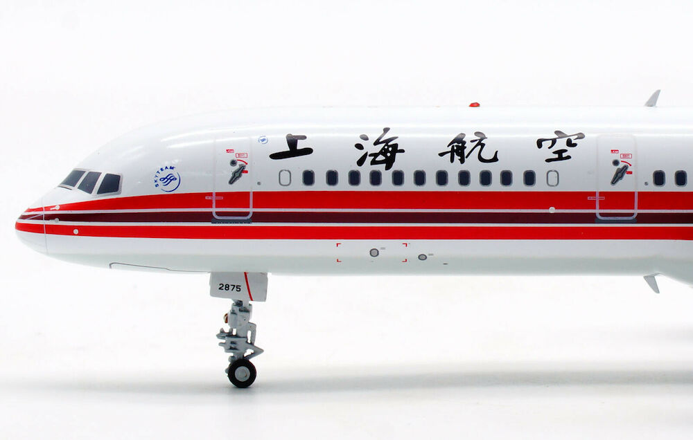 AVIATION 200 B757 SHANGHAI AIRLINES REG: B-2875