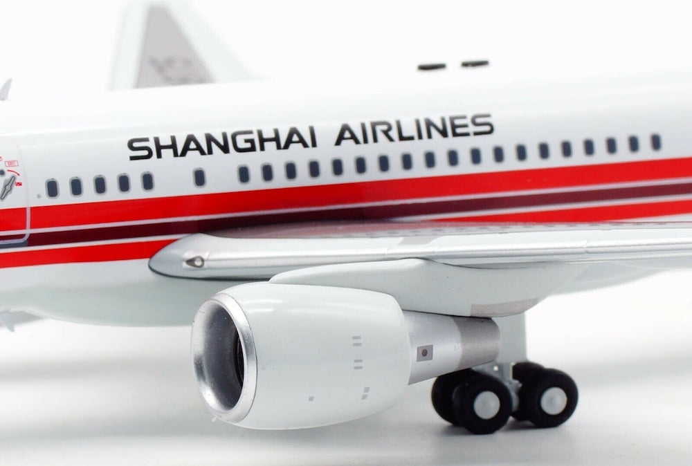 AVIATION 200 B757 SHANGHAI AIRLINES REG: B-2875