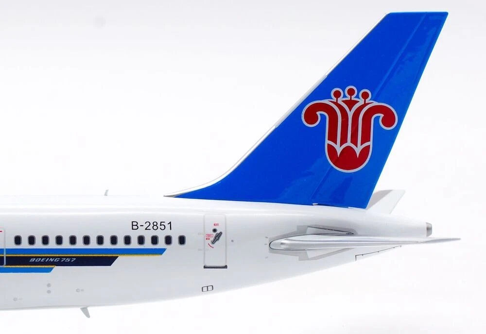 AVIATION 200 B757-28S CHINA SOUTHERN AIRLINES REG: B-2851